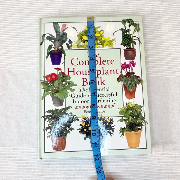 The Complete Houseplant Book
The Essential Guide to Successful Indoor Gardening - Picture 4 of 9